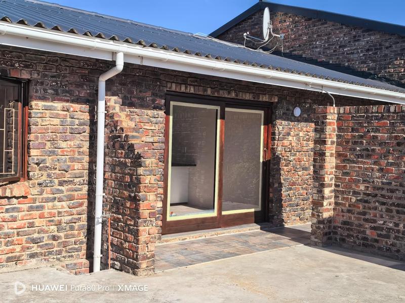 To Let 2 Bedroom Property for Rent in Heiderand Western Cape